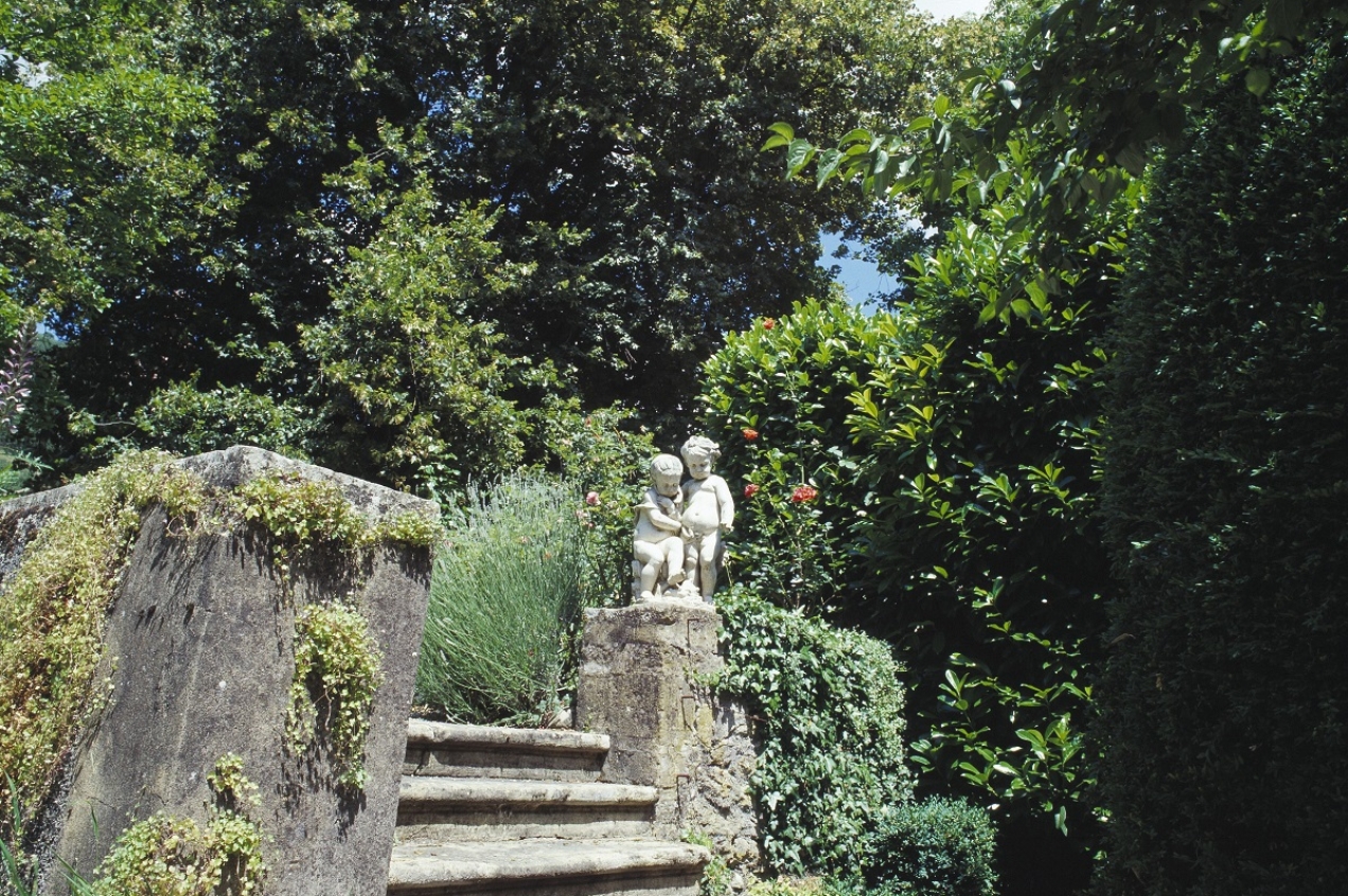 chateau souaillon in St. Blaise am Neuenburgersee das Weingut mit Barockgarten seit 1717