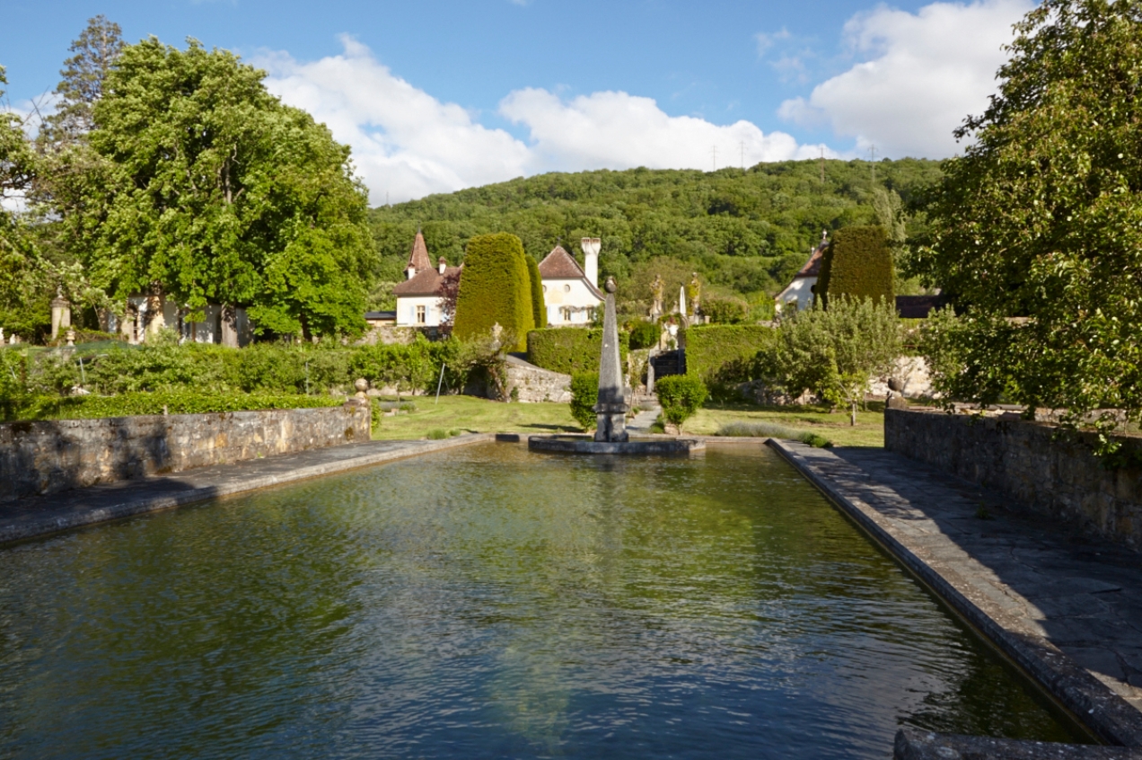 chateau souaillon in St. Blaise am Neuenburgersee das Weingut mit Barockgarten seit 1717