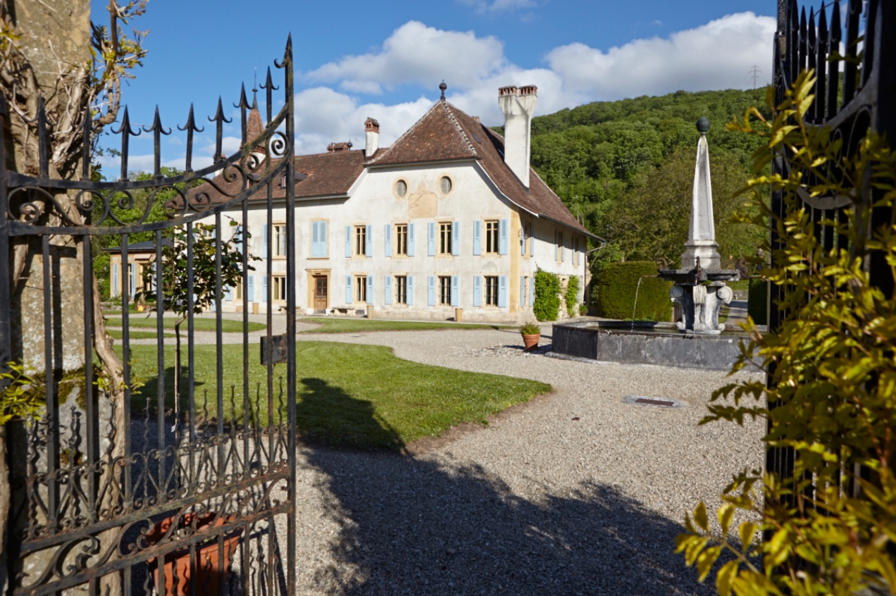 chateau souaillon in St. Blaise am Neuenburgersee das Weingut mit Barockgarten seit 1717